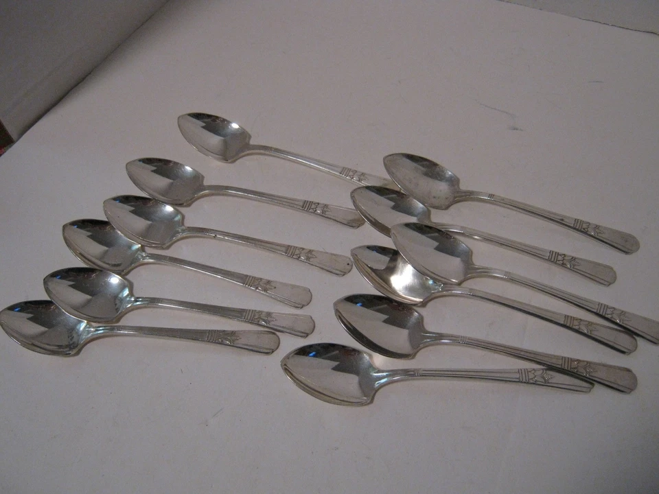 1939 International silverplate " Court " Set of Ice Cream Spoons Set of 12 - Image 1 of 4