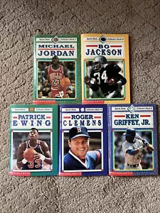 Lote de 5 libros de fotos deportivas escolásticas Jordan Clemens Griffey Ewing Bo Jackson - Imagen 1 de 7