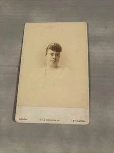 Vintage preisgekröntes Frauenportrait - Bild 1 von 6