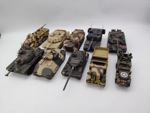 Lot de 10 chars et véhicules militaires 1/72 - Foto 1 di 4