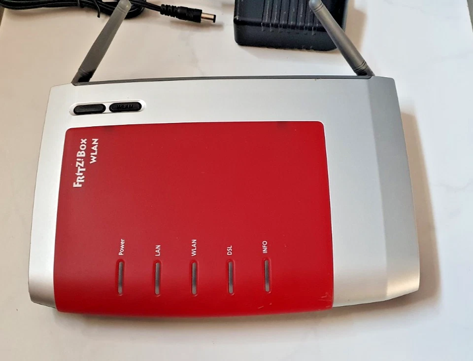 AVM FRITZ!Box 3270 WLAN-Router 300 Mbit Media Server neuwertig  2,4 GHz + 5 GHz - Bild 1 von 4