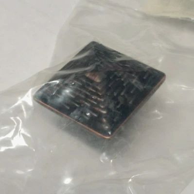 Tiradores de perillas de gabinete ~ 1-1/4" cuadrado texturizado bronce envejecido Atlas artículos para el hogar ~ NUEVO Foto 1 de 4