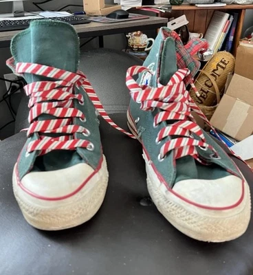 CHRISTMAS CONVERSE ALL STAR CHUCK TAYLOR HIGH TOPS HOLIDAY COLORS + JINGLE BELLS - Image 1 of 4