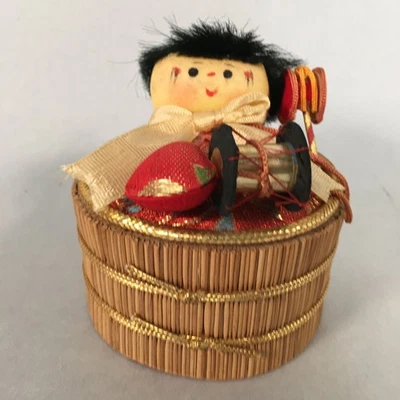 Muñeca Kokeshi Japonesa De Colección Hecha a Mano Paja Artesanal Bebé Barril Rojo KF536 Foto 1 de 4
