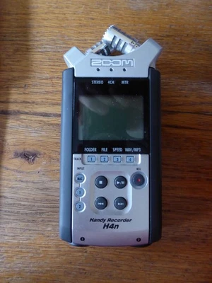 Digitaler Audiorecorder Zoom H4N für Podcasts/Interviews/Bands, extrem rauscharm - Bild 1 von 4
