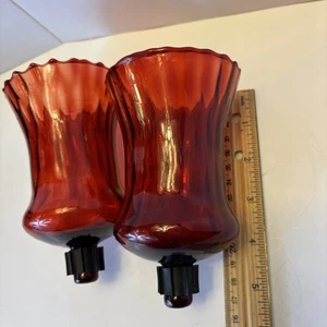 2 candelabros votivos de nido de abeja con remolino óptico rojo rubí Homco interior del hogar - Imagen 1 de 7