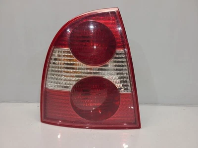 Luz trasera izquierda conductor Volkswagen Passat (sedán) 2002-05  Foto 1 de 4