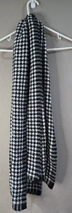 Sciarpa grande, motivo a scacchiera bianco/nero/diamante, lunghezza 67"", larghezza 16,5 - Foto 1 di 3