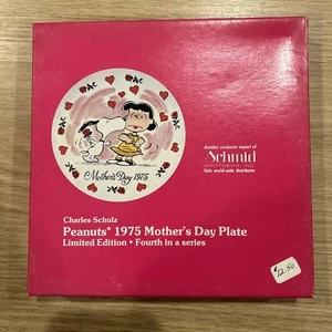 Peanuts 1975 Mother's Day Plate, Charles Schulz, Schmid 4th - Picture 1 of 4