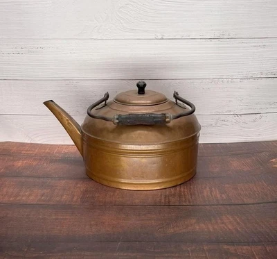 Antiguo tetera grande de cobre del siglo XIX c. 1891|Decoración de cocina de granja Foto 1 de 4