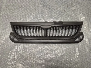 Parrilla central superior parachoques delantero Skoda Citigo 2012-2018 1ST853653B - Imagen 1 de 3