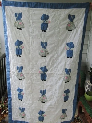"Sun Bonnet Sue" y 'Overall Bill', manta/tiro acolchado a mano para cuna Foto 1 de 4