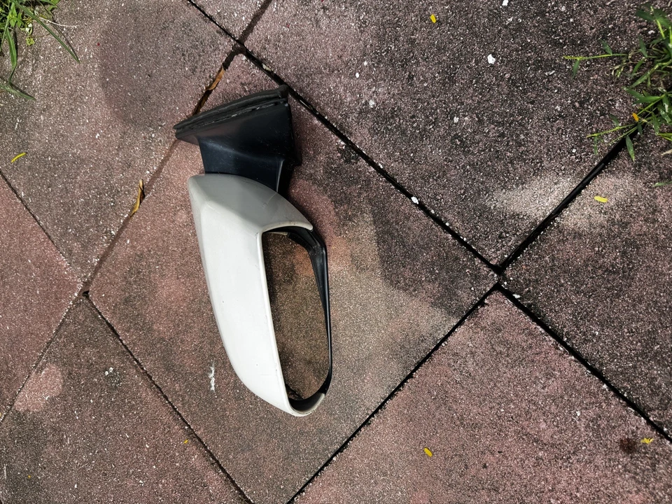 2013 - 2016 Cadillac ATS Right Passenger & Left Diver Side View Door Mirror OEM - Image 1 of 4