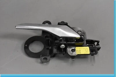 Manija de cerradura de puerta interior delantera izquierda del lado del conductor 18-20 Jaguar E-Pace OEM Foto 1 de 4