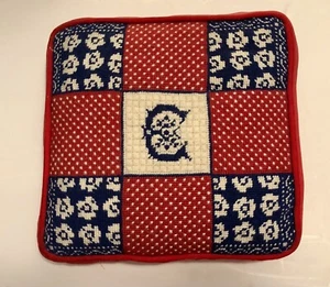 Vintage Pillow C Initial 1960s Needlepoint Norwegian Norway Mid Century Retro - Imagen 1 de 5
