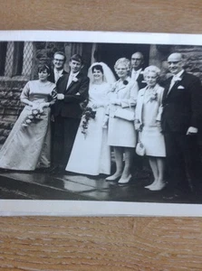 Original Bw 6x4 Inches Photograph Bride And Groom Outside Church M1423 B1300 - Picture 1 of 1