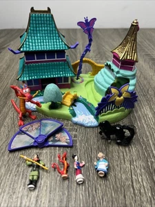 Playset Vintage 1997 Polly Pocket Disney Mulan Brave Journey 99% Completo Quasi Nuovo - Foto 1 di 20