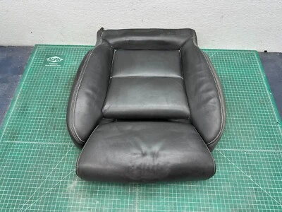 Cadillac XTS 13-14 - COJÍN ASIENTO INFERIOR DELANTERO DERECHO PERFORADO OEM Foto 1 de 4