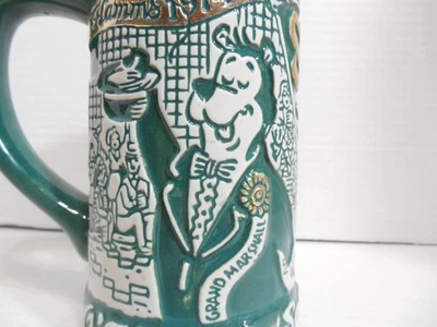 Taza de cerveza Hamm's de colección día de San Patricio 1974 saludos cerámica irlandesa Stein Ceramarte Foto 1 de 4