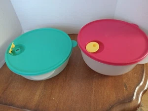 2 Tupperware CrystalWave Grande Redondo Rojo y VERDE Contenedor Apto para Microondas "ML" - Imagen 1 de 9