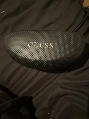 guess eye glass case - Image 1 of 2