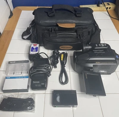 Quasar VML458 Palmcorder Camcorder 23x High Def Turns On See Description - Image 1 of 4