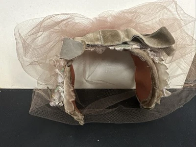 Sombrero floral rosa vintage con velo y flores de seda, Foto 1 de 4