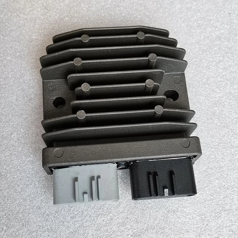 Regulador de voltaje rectificador para Yamaha FZ1 FZ8 2013-2014 FZS1 FZ07 MT07 2014-21 Foto 1 de 4