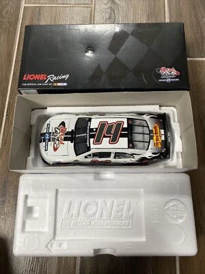 Novo carro Lionel Action Racing fundido escala 1:24 #14 Mustang branco sem driver - Imagem 1 de 4