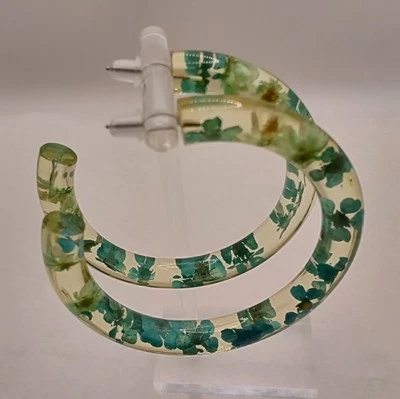 Pendientes de aro de resina transparente y flor azul seca de 2 pulgadas 7 mm de grosor  Foto 1 de 4