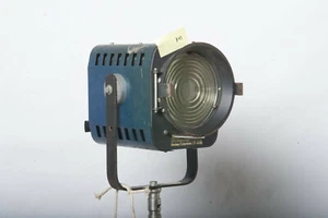 Vintage Berkey Colortran 1KW 6" Fresnel Light N5939 - Picture 1 of 6
