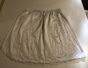 Vintage Women’s Vassarette Slip - Picture 1 of 3