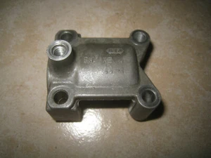 Fz 750 2KK Bearing Block 1 Ex Outlet Camshaft Holder Cylinder Head Engine - Picture 1 of 2