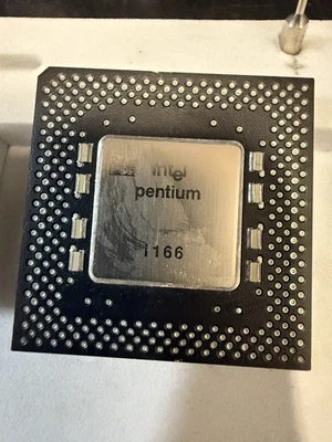 Intel Pentium i166 166 MHz 3 x 66Mhz Processor CPU Core 3,3V Sockel 7 - Immagine 1 di 2
