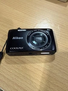 Nikon Coolpix A300 Compact Digital Camera 20MP 5x Zoom LCD Used - Picture 1 of 4