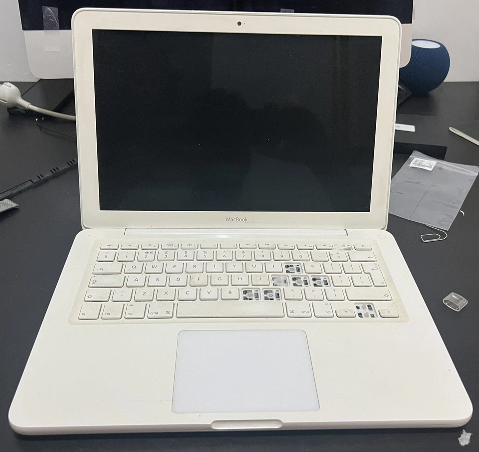 MacBook White - Immagine 1 di 2