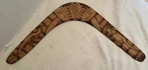 Vintage Australia Wood BOOMERANG Hand-made Kangaroo Design Signed - Picture 1 of 8