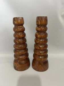 Par de Candelabros Cónicos de Madera Rústica De Colección Par Cottagecore - Imagen 1 de 5