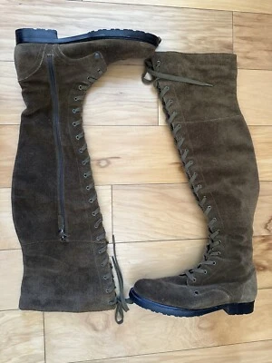 Botas de gamuza VIA SPIGA sobre la rodilla con cordones verde oliva talla 6 Foto 1 de 4