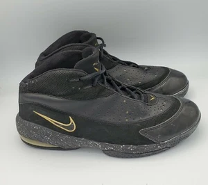 NIKE '07 FLIGHT Para Hombre Talla 9.5 EE. UU. Mujer Talla 11 EE. UU. 318111-001 Negro/Dorado - Imagen 1 de 6