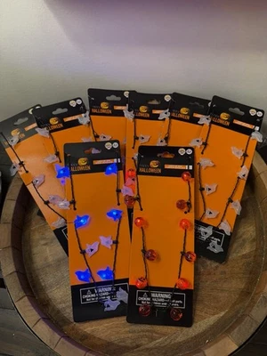 Paquete de 6 collares de temporada iluminados de Halloween calabazas y fantasmas favores de fiesta NUEVO Foto 1 de 4