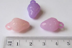 20 cute strawberry plastic pendant charms choose colour - Picture 1 of 4