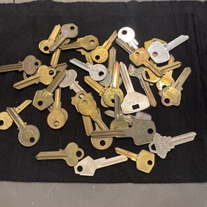 Vintage Key Blanks Lot of 40 Uncut Keys Curtis Assorted Sizes - Picture 1 of 2