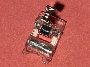 Pie de rodillo de vástago bajo One EURO PRO para muchas marcas y modelos de máquinas de coser domésticas - Imagen 1 de 17