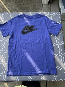 The Nike Tee Boys XL Blue Logo Swoosh Short Sleeve Crew Neck T-shirt - Picture 1 of 4