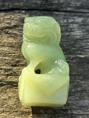 Figura de perro foo de jade tallado chino Foto 1 de 4