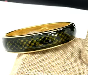 JOAN RIVERS GREEN PYTHON SNAKE ENAMEL GOLD TONE HINGED BRACELET NEW SIGNED - Picture 1 of 7