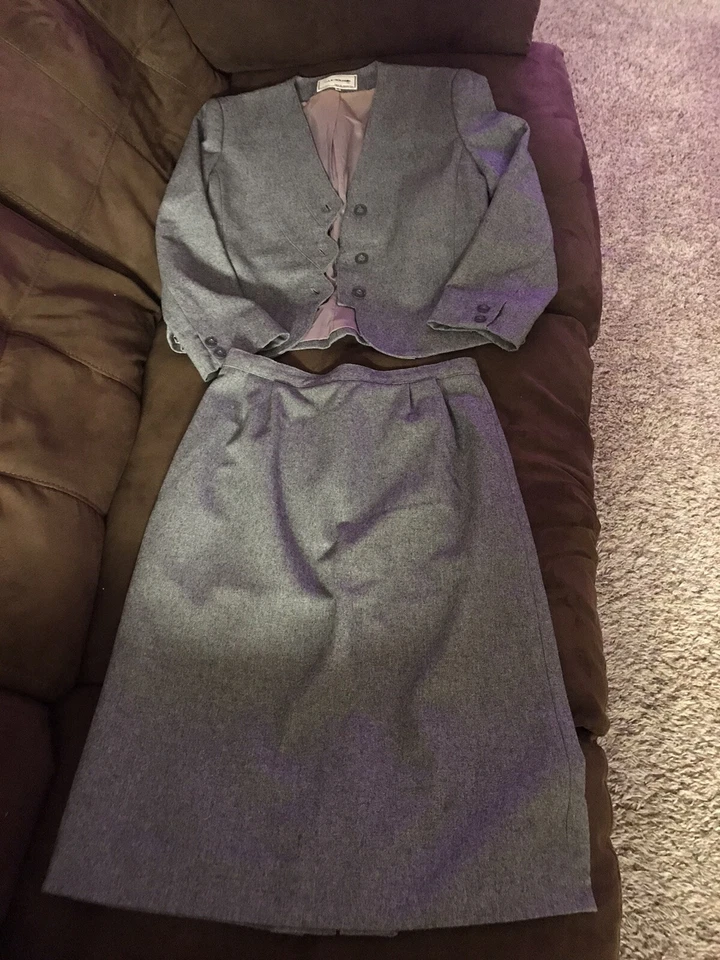 Womens Vintage David Benjamin Gray Wool Blend 2 Piece Blazer/Skirt Set Sz. 9 - Image 1 of 4