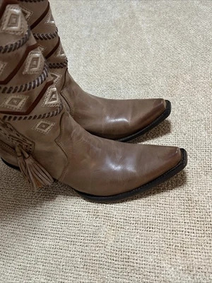 VTG WOMENS CORRAL COWBOY SNIP TOE TAN Boots   Tassels Bottom Zip Stitching 9M NC - Image 1 of 4