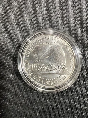 1987-P UNC Constitution Bicentennial SILVER Dollar, No OGP or COA - Image 1 of 2